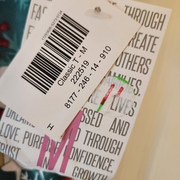 LuLaRoe Classic T-Shirt M Christmas Unicorn & Santa Design Green - Picture 5 of 9